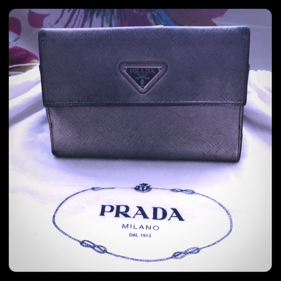Prada Wallet - Picture 1 of 8